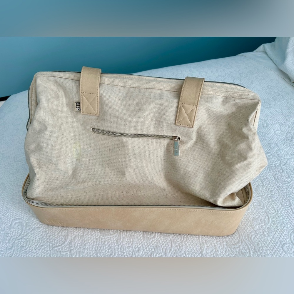 Beis Weekender Bag - Picture 2 of 10